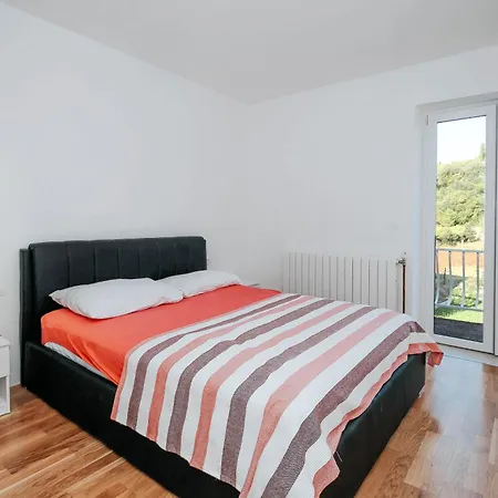 Matanovi Dvori Villa *