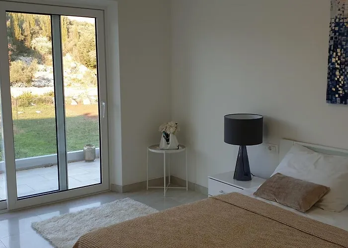 Matanovi Dvori Villa *