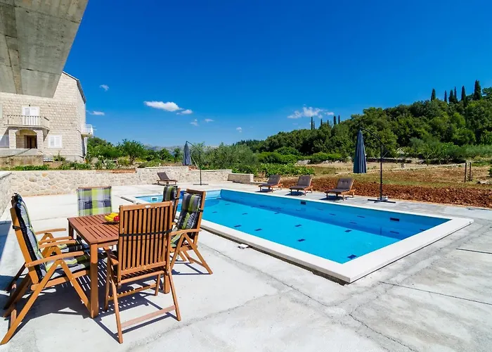 Matanovi Dvori Villa *