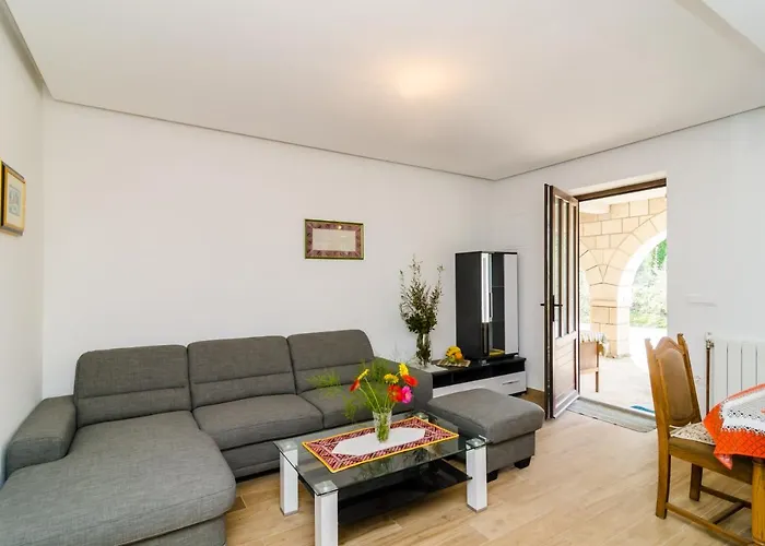 Matanovi Dvori Villa *